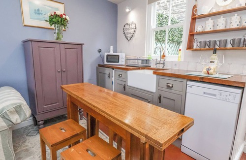 Conwy Cottage | MILLGATE COTTAGE, pet friendly, character holiday cottage in Conwy
