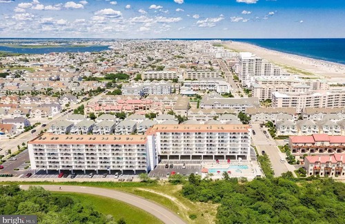 Diamond Beach Condo | Million Dollar Views from Corner Condo in Wildwood Crest/Diamond Beach, NJ