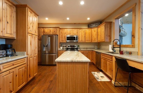 Chalet Village North Cabin | Million Dollar Views/Near Downtown Gatlinburg/New