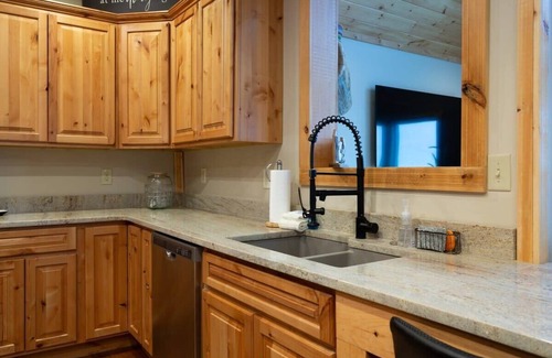 Chalet Village North Cabin | Million Dollar Views/Near Downtown Gatlinburg/New