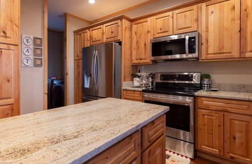 Chalet Village North Cabin | Million Dollar Views/Near Downtown Gatlinburg/New