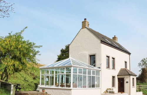 St Abbs House | MILLRACE NORTHFIELD, pet friendly, with open fire in St Abbs