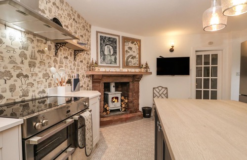 Newton in Furness House | MILLWOOD LODGE, pet friendly, with open fire in Barrow-In-Furness