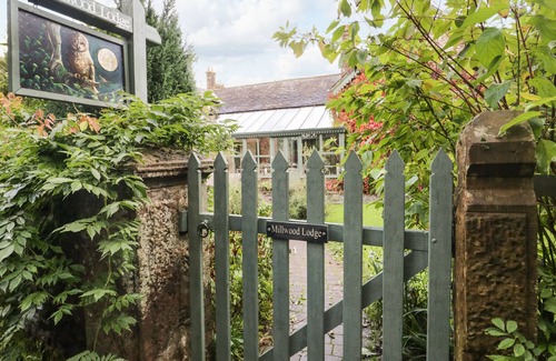 Newton in Furness House | MILLWOOD LODGE, pet friendly, with open fire in Barrow-In-Furness