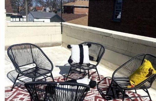 Saint Francis Apartment | Milwaukee Oasis: A Serene Retreat Near Lake Michigan