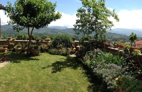 Spello House | MIMOSA HOUSE with garden in the historic center of Spello