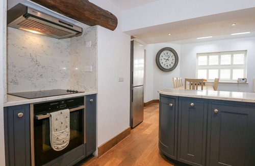 Edern Cottage | MIN Y MOR - MORFA NEFYN, pet friendly, with open fire in Morfa Nefyn