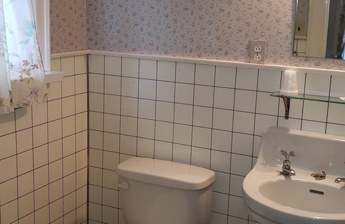 Minden Hills Hotel | Miners Bay Lodge