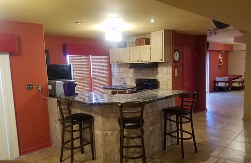 Southwest Raleigh House | Mini Mansion 4,100 sf NCSU/Downtown, 6br, 10 beds