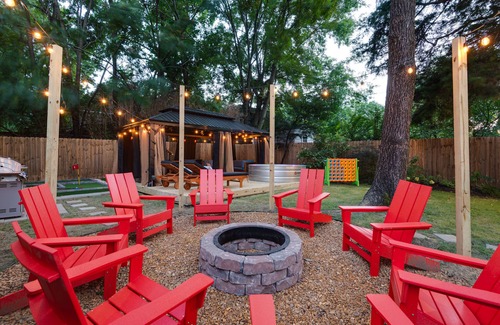 East Midtown House | Mini Pool, Mini Golf! Modern Vintage Memphis