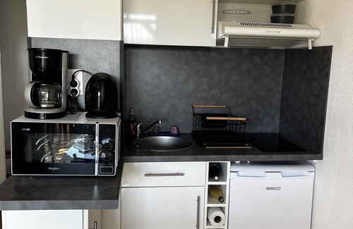 Santa Giulia Apartment | Mini Villa for 4 people 300 m from the beach,