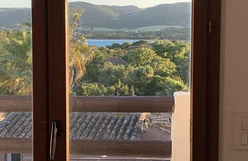 Santa Giulia Apartment | Mini Villa for 4 people 300 m from the beach,