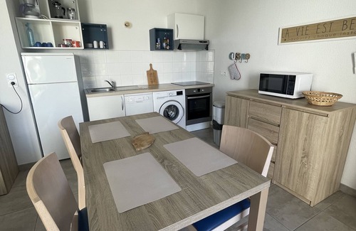 Bonifacio Condo | Mini villa the top of bonifacio with heated pool