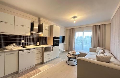Yenisehir Apartment | Minimalist ve manzaralı ev