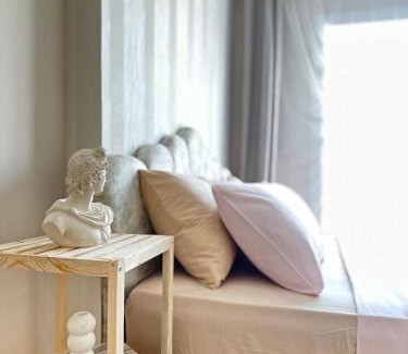 Yenisehir Apartment | Minimalist ve manzaralı ev