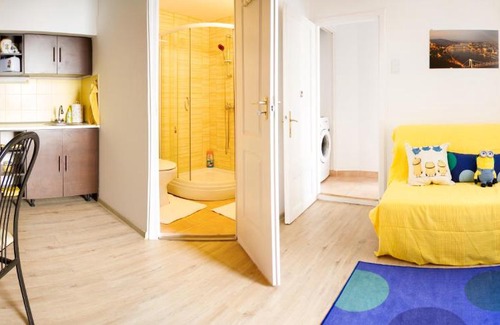 Nepszinhaz negyed Apartment | Minion & Snoopy Apartman