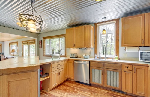 Ossipee Cabin | Minnesota Cabin w/Deck & Private Beach