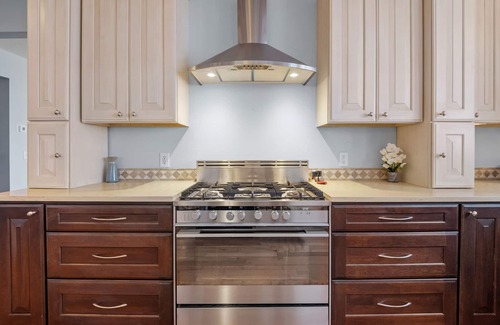 Navarre House | MINNeSTAY* Minnetonka Dream