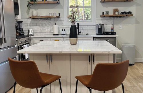 Enderly Park House | Mins to Bank of America Stadium & the Convention Center and restaurants near by!