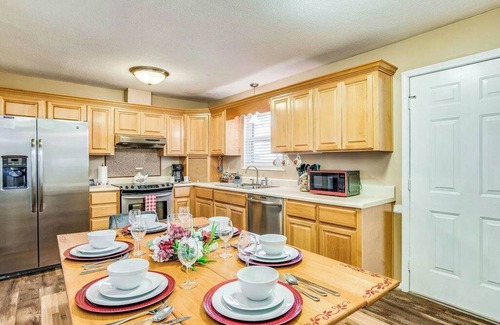 Pensacola Heights House | Mins to Beach & Shopping! Brilliant in Bellview