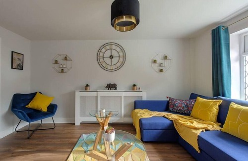 Nottingham House | Mins to City Center Modern House Free parking WiFi