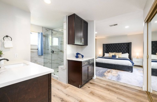 Fullerton House | Mins to Disney! Luxury 4BD - Pool & Arcade