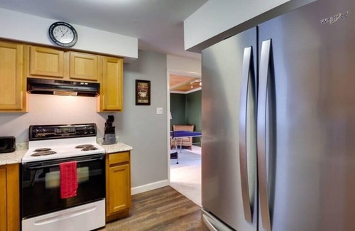 Savannah House | Mins To Downtown! Ping-Pong&Pets - Halcyon Hangout