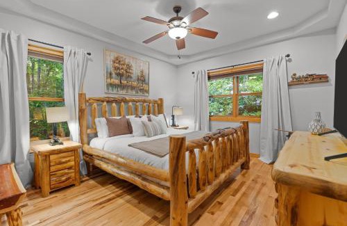 Franklin House | Mins To Highlands Hot Tub, Fire Pit, Game Room