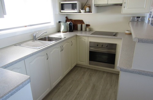 Tiddy Widdy Beach House | Mint by the Sea - Esplanade location, sea views! Free WiFi! Off Peak Special!