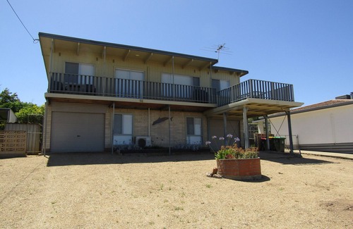Tiddy Widdy Beach House | Mint by the Sea - Esplanade location, sea views! Free WiFi! Off Peak Special!