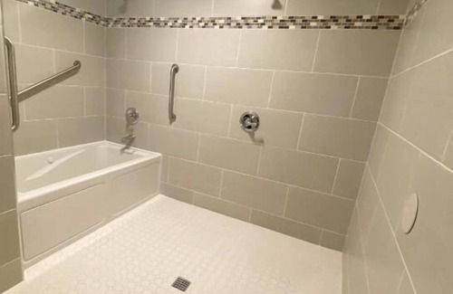 Torrance Hotel | Minutes Away from Torrance Beach and Hermosa Beach! FREE On-site Parking!