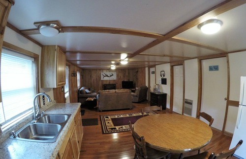 Benezette Cabin | Minutes from Attractions, Miles from ordinary