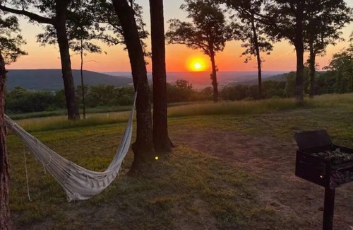 Fayetteville Cabin | Minutes from Baum Stadium with a View!