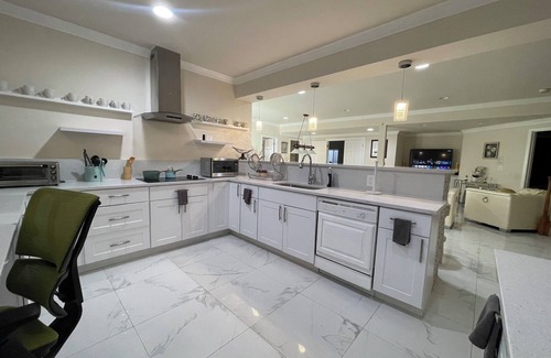 Calverton House | Minutes from I495/200/95, DC and VA. Family sized guest suite with games to play