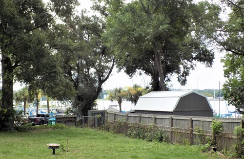 Pensacola Cottage | Minutes from marinas, downtown, bases and more!