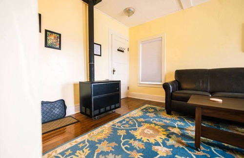 Centennial Apartment | Minutes from skiing and hiking