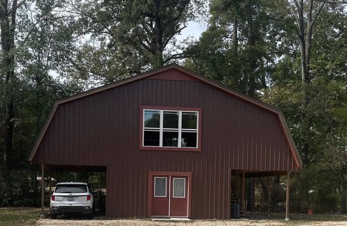 Denham Springs House | Minutes from the interstate, The Barn is tucked away from life's hectic pace!