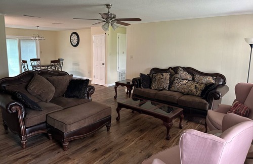 Benton House | Minutes fromnCypress Lake boat launchn2 local event venuesnBodcau wildlife mngt