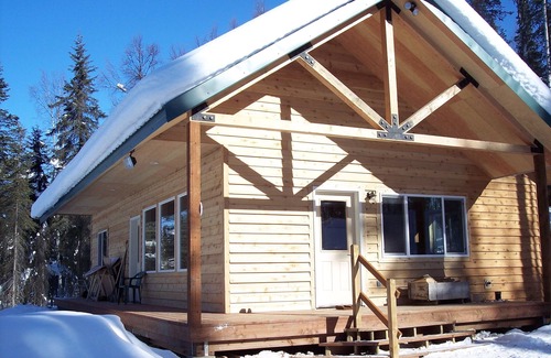 Willow House | MINUTES OFF PARKS HWY/RIVERFRONT ON 27 ACRES/WILLOW CREEK INN