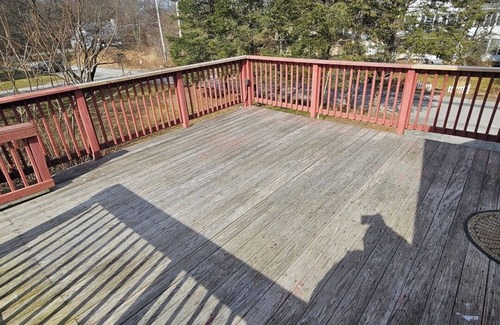 Glasco Apartment | Minutes to Saugerties & HITS Horse show. nAbove garage w/own private entrance.