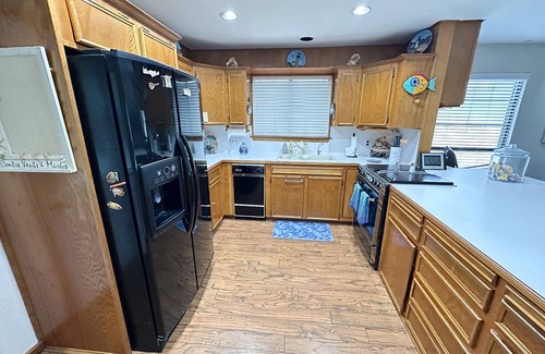 Cedar Lane House | Minutes to the Beach! Family friendly House with lots of fishing oppurtunity!