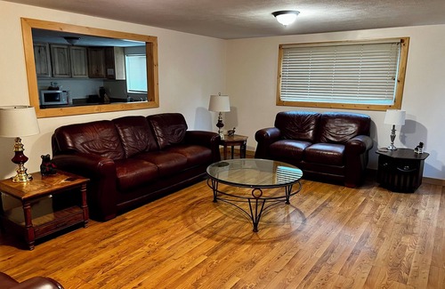 Brethren House | Minutes to Tippy Dam. Clean & roomy! Waiting for you to make memories!