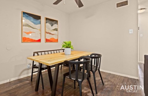 Barton Hills Apartment | Minutes to Zilker, Barton Springs and Free Parking