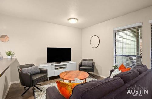 Barton Hills Apartment | Minutes to Zilker, Barton Springs and Free Parking