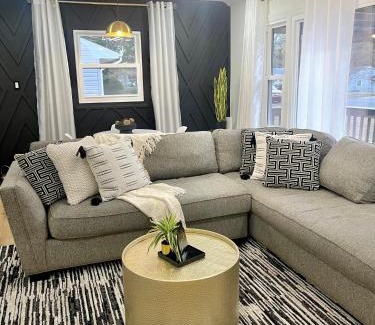 Durham Bed & Breakfast | Mirabelle 3bd/1ba 5 min from Downtown/Duke/RTP