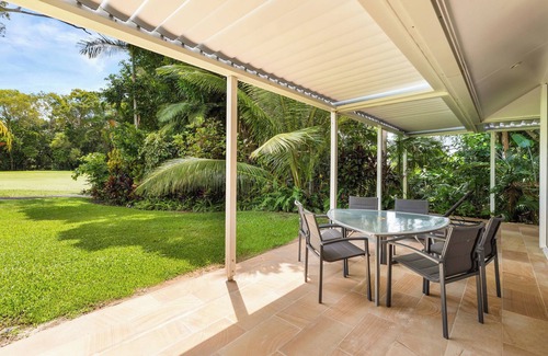 Port Douglas Villa | Mirage Resort Villa 418 with access to Sheraton Facilities