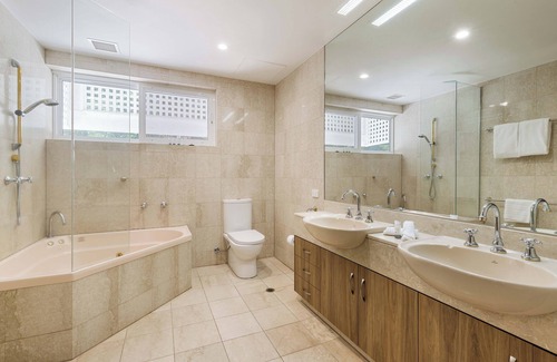 Port Douglas Villa | Mirage Resort Villa 418 with access to Sheraton Facilities