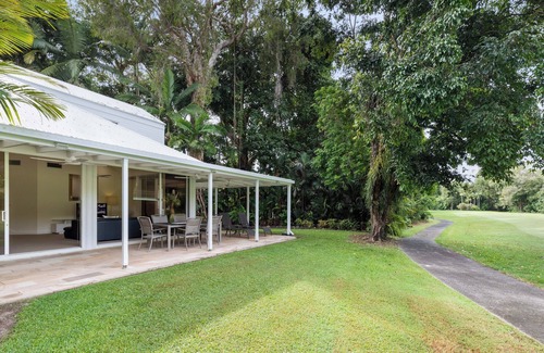 Port Douglas Villa | Mirage Resort Villa 424 with access to Sheraton Facilities