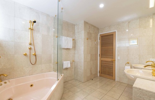 Port Douglas Villa | Mirage Resort Villa 424 with access to Sheraton Facilities