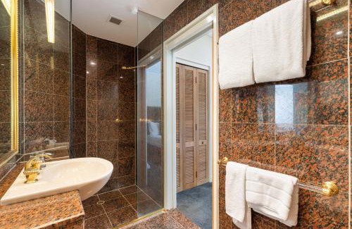 Port Douglas Villa | Mirage Resort Villa 112 with access to Sheraton Facilities